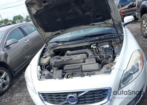 2011 Volvo C70 T5 from USA, damaged, VIN YV1672MC2BJ108973